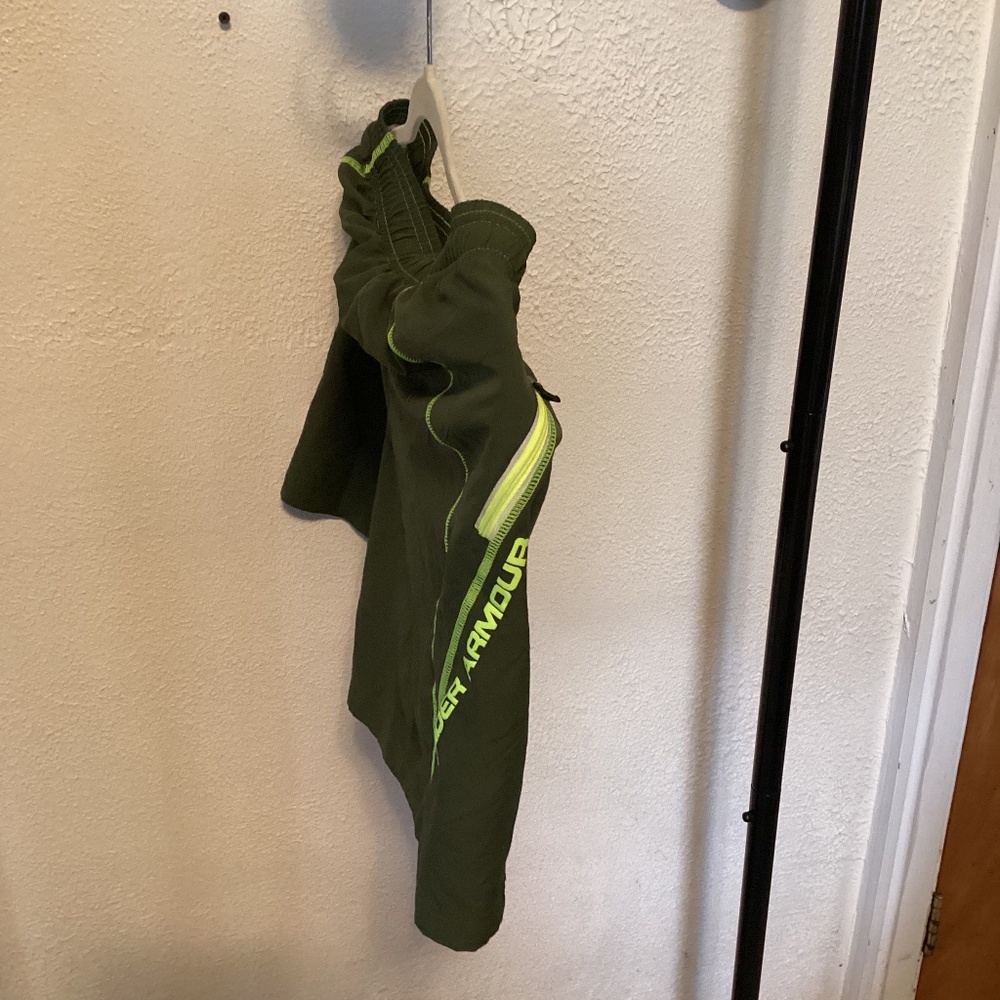 Men swim trunk